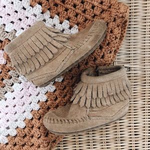 Minnetonka Double Fringe Side ZIP Boot Toddler